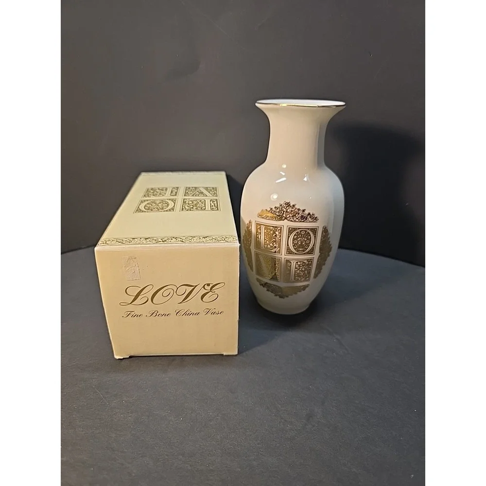 Papel Freelance Fine Bone China LOVE Vase 8 Inches With‎ Original Box